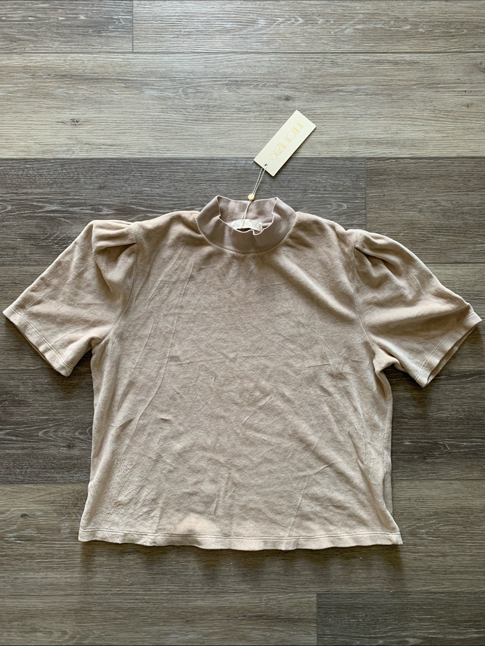 Suzie Kondi Paros Puff Shoulder Short Sleeve Top NWT Dorset Beige Velour